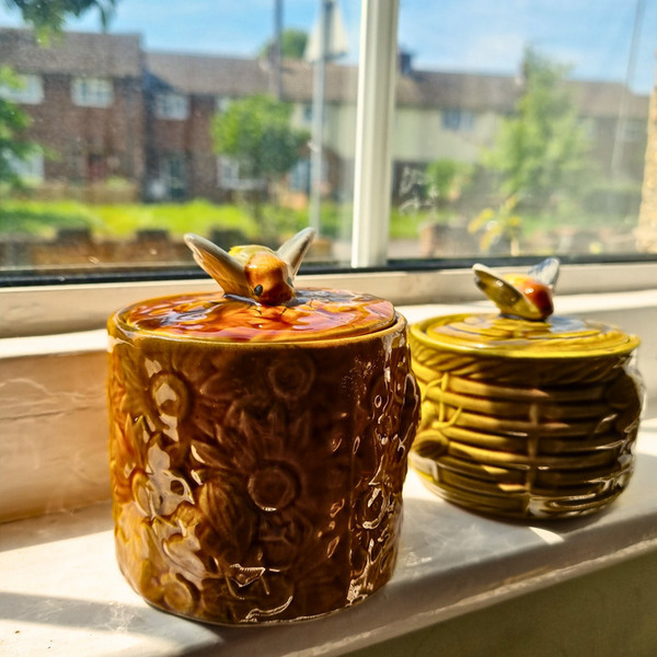Vintage Honey Jars With Ceramic Bee Detailing Honey Storage Vinterior