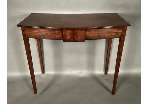 George III Mahogany Hepplewhite Bow Fronted Side Table
