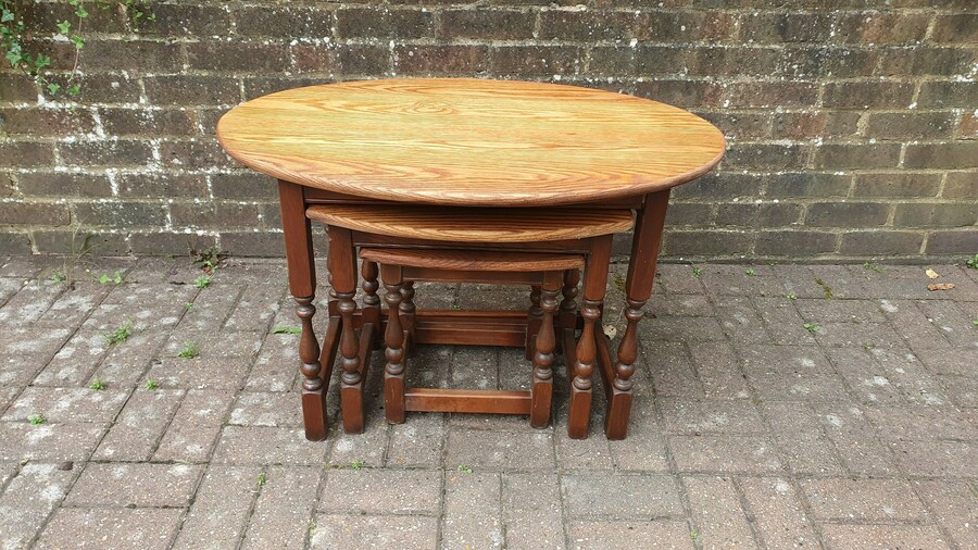 Set Nest Of Solid Oak Coffee Tables Occasional Table Stripped Tops