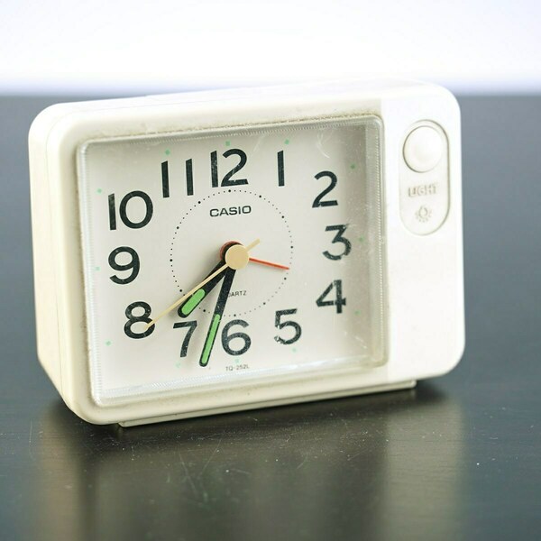Casio Alarm Clock Vinterior
