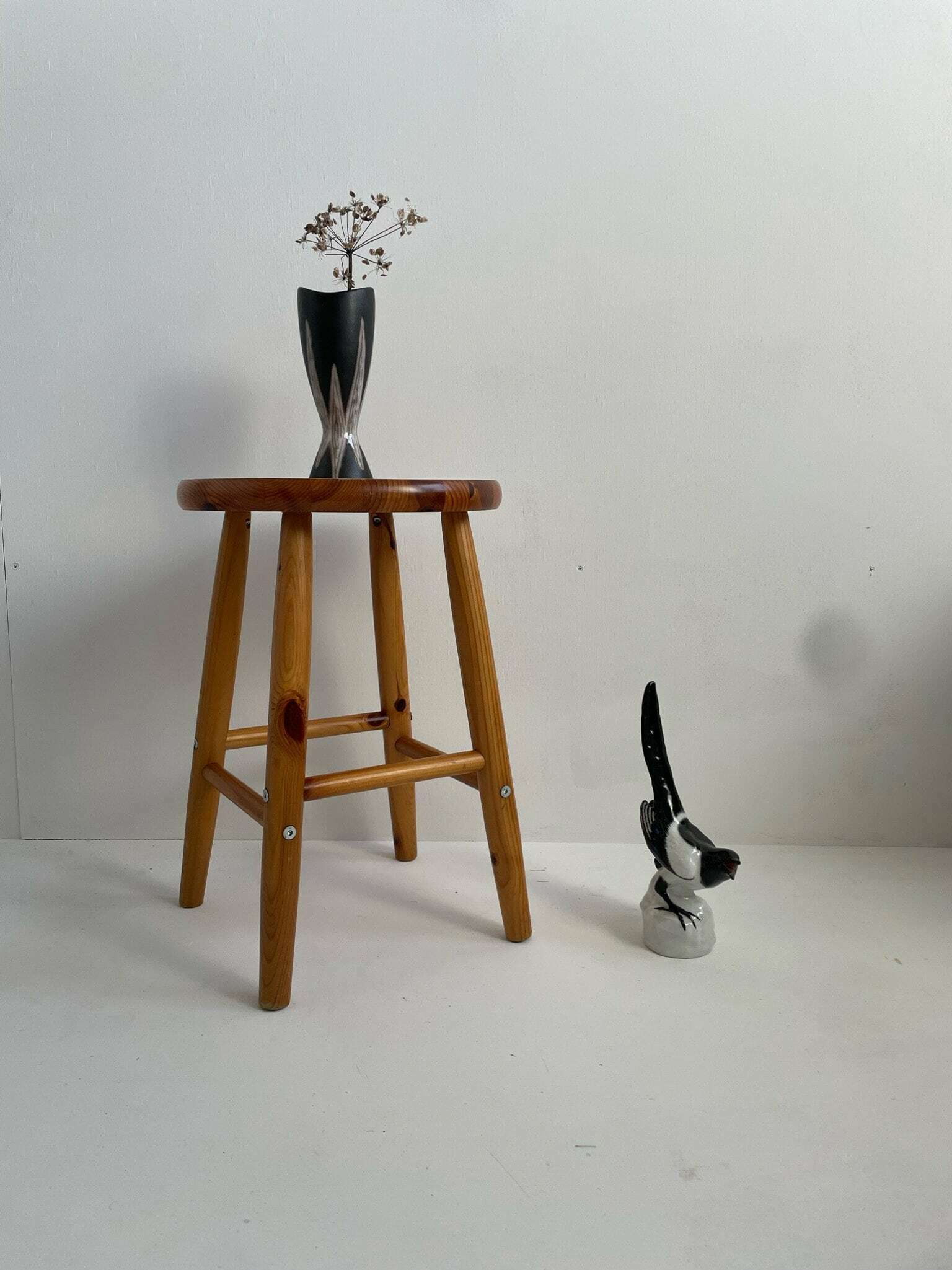家具 U.K. vintage Furniture Stool Vintage Ikea Pine Small Stool Tapered Legs 1980/90s | Ikea | Vinterior
