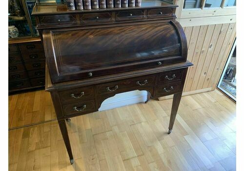 A Beautiful And Very Elegant Edwardian Cylinder Desk