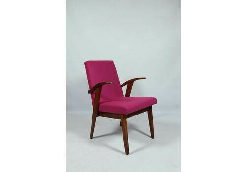 Fuchsia Wool Mid Century Armchair Wooden Lounge Chair Refurbished, 1960s, Poland
