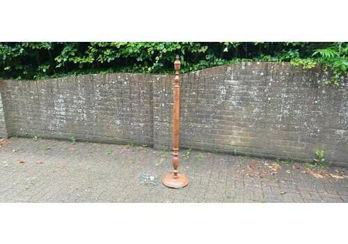Superb Vintage Mid 20th Century Carved Oriental Style Standard Lamp