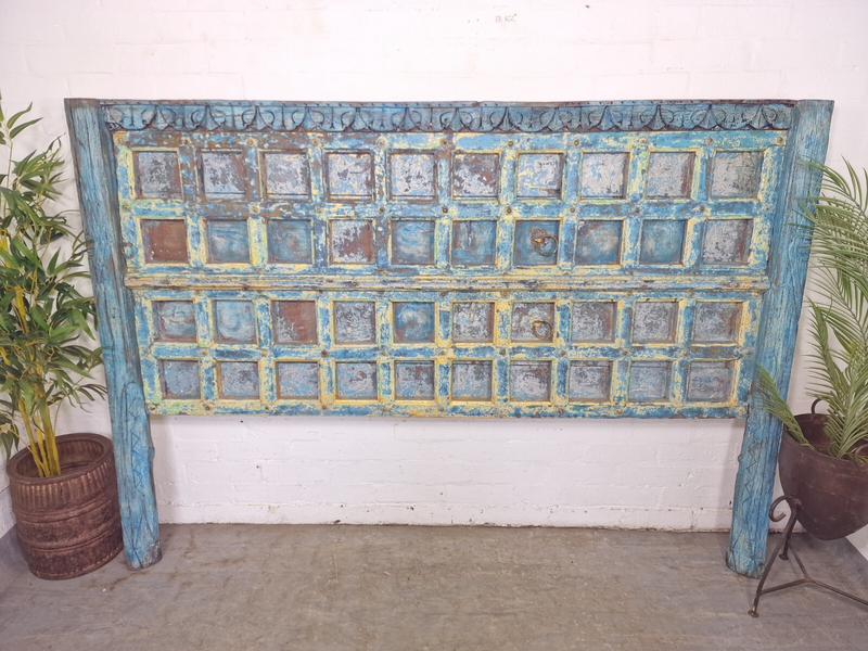 Vintage Antique Reclaimed Indian Hand Carved Wooden Super Kingsize Bed