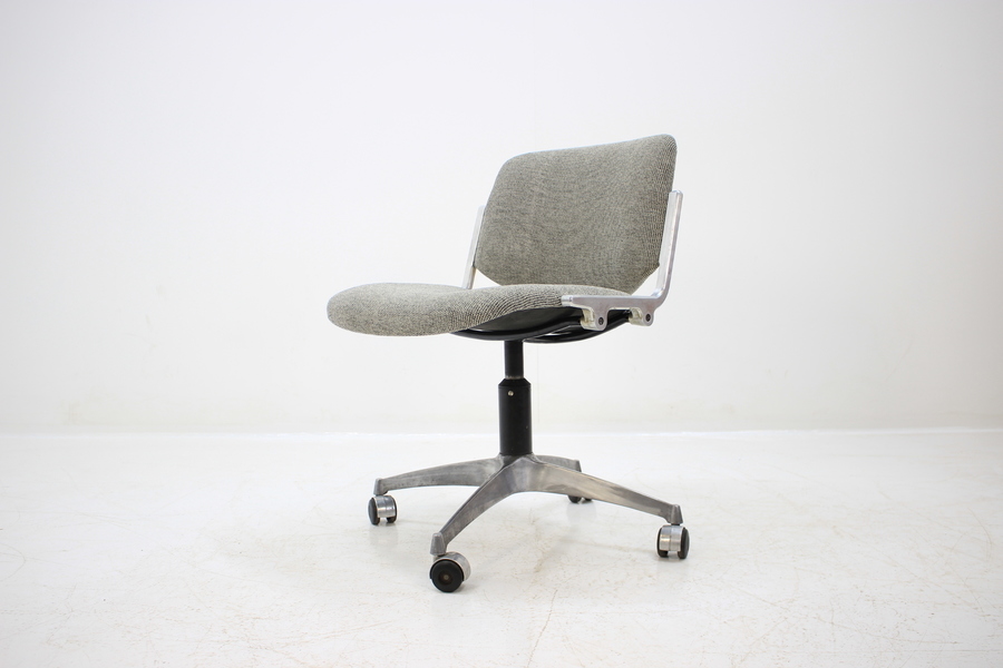 Midcentury Swivel Office Chair By Giancarlo Piretti For Anonima Castelli 1970s