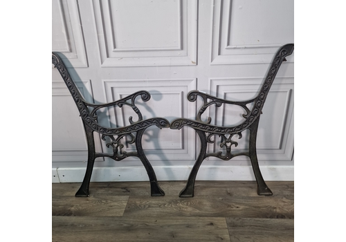 Reclaimed Vintage Decorative Ornate Cast Iron Metal Garden Bench Seat Ends