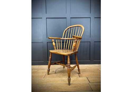 Antique Elm Windsor Armchair Bow Back Smokers Chair Farmhouse Occasional Chair