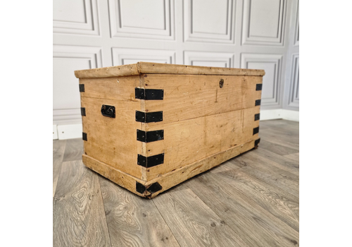 Antique Victorian Solid Wood Old Pine Trunk Chest Blanket Box Coffee Table