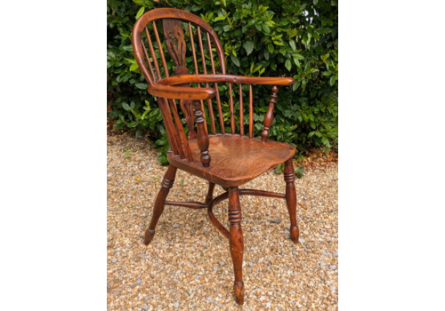 19th Century Yew Wood Windsor Chair With Crinoline Stretcher