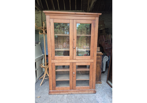 Gorgeous Vintage Solid Pitched Pine 4 Door Display Cabinet / Cupboard