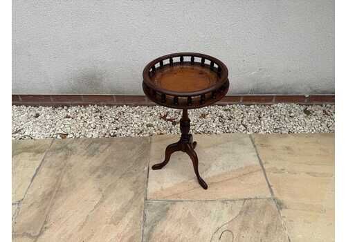 Reproduction Georgian Style Mahogany Wine Table With Brown Leather Table Top & Queen Anne Supports