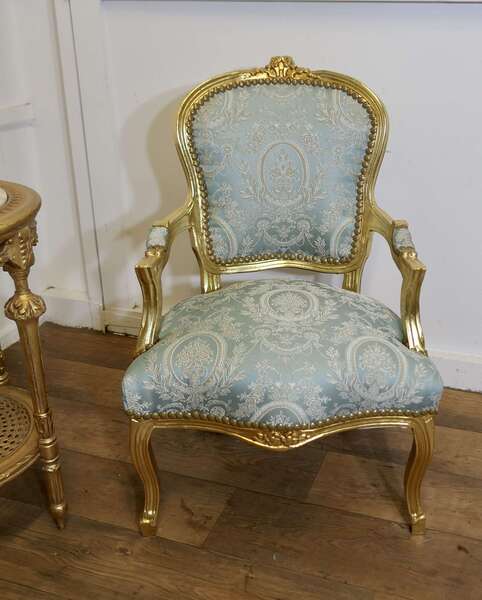 A Superb Pair Of French 19th Century Gilt Salon Chairs | Vinterior