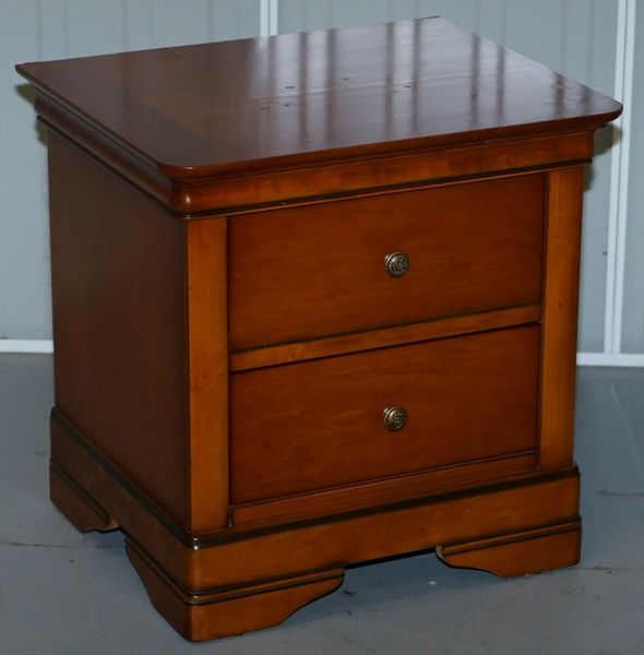 Stunning Solid Cherry Wood Bedside Table Chest Of Drawers Part Of