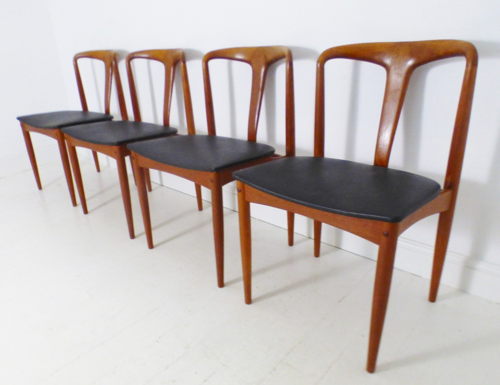 Johannes Andersen Dining Chairs For Sale | Vinterior