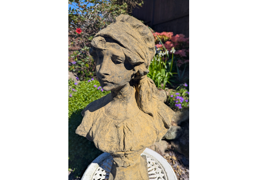 Vintage Style Jasmine Stone Bust  Delivery Available 0321.