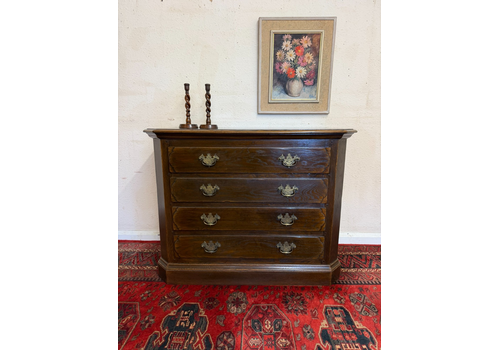 Outstanding Quality Oak Chest Of Four Drawers