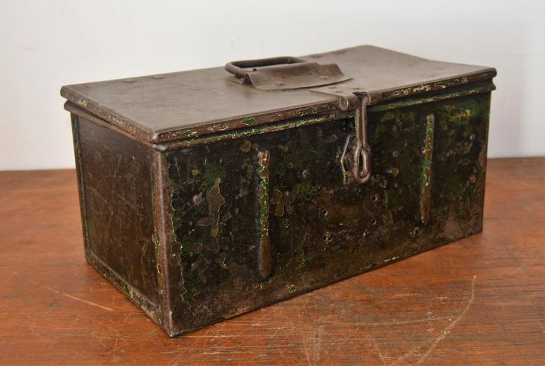 Small Steel Strong Box Industrial Trunk Antique Cabinet Vintage Haberdashery Library Storage Drawer Metal Vinterior