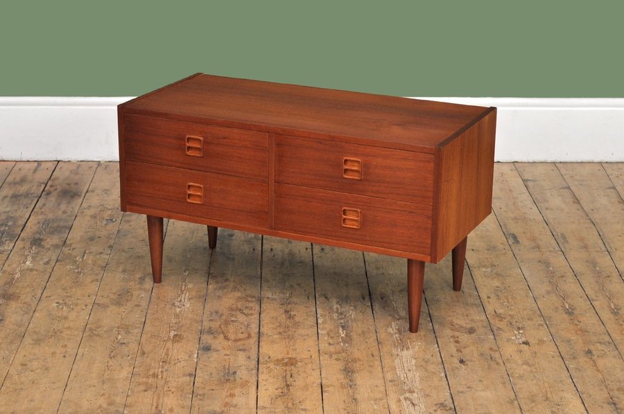 Low Teak Mini Chest Vinterior
