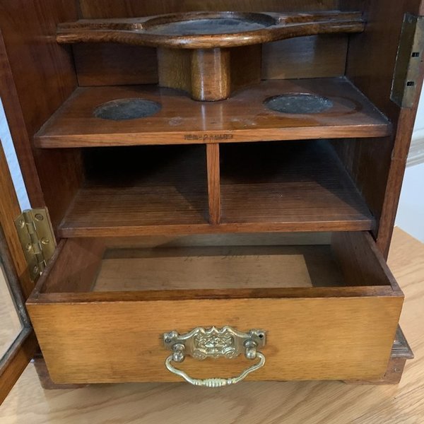 Victorian Smokers Display Vinterior