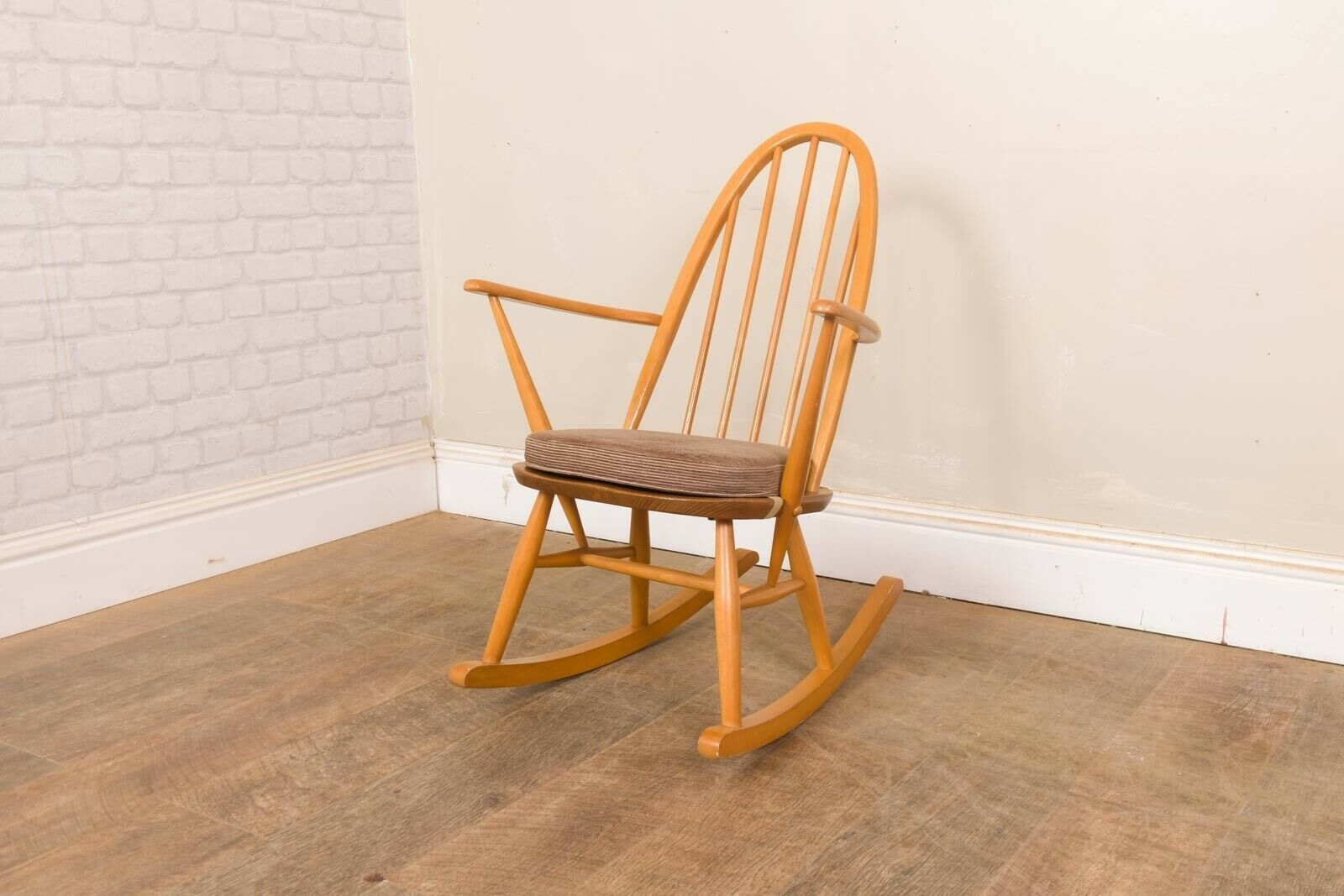 Retro Ercol Light Elm Quaker Rocking Chair Ercol Vinterior