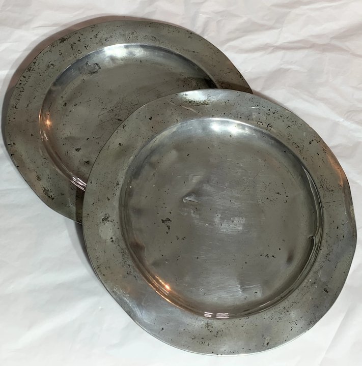 Pair Of 18th Century Pewter Dinner Plates Vinterior
