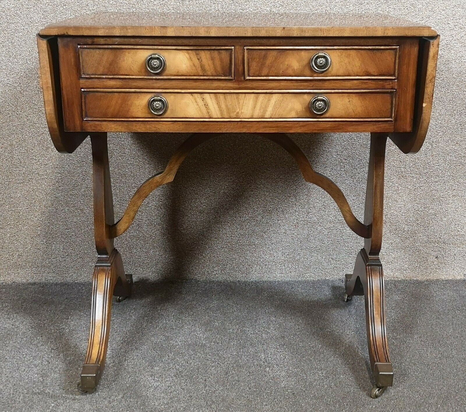 Traditional English Bevan Funnell Furniture Vinterior