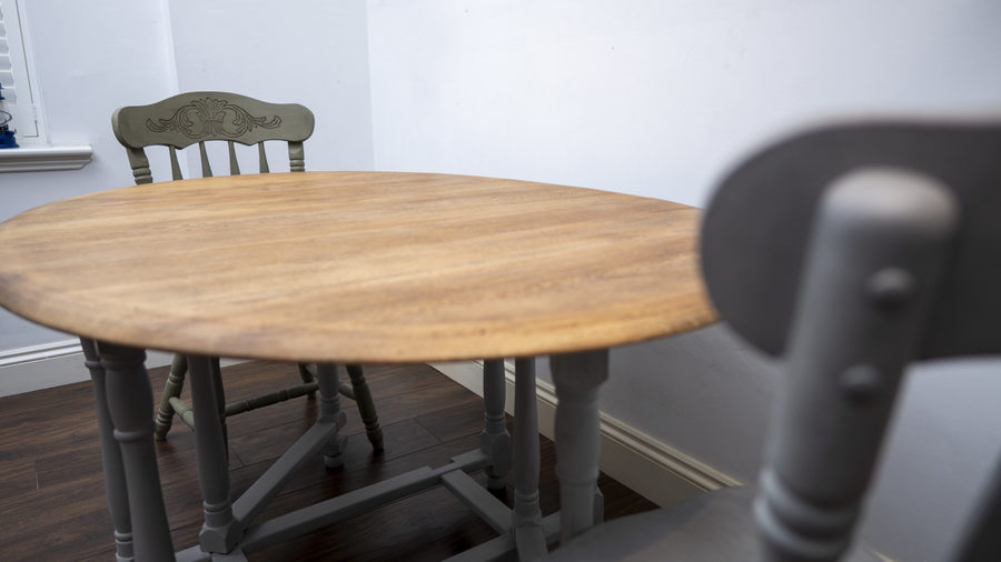 photo furniture Oak Drop Leaf Table