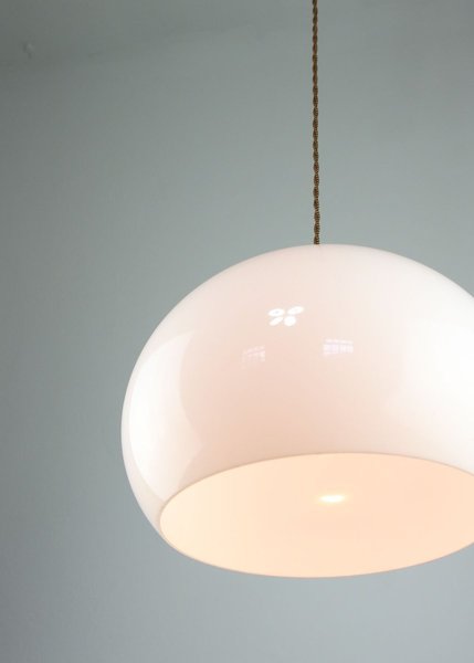 Space Age Pendant Lamp From Guzzini photo vinterior