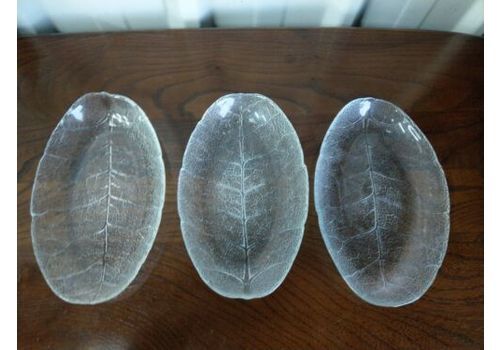 Vintage Retro Mid Century Unique Glass Leaf Side Salad Plates Leaves X 3