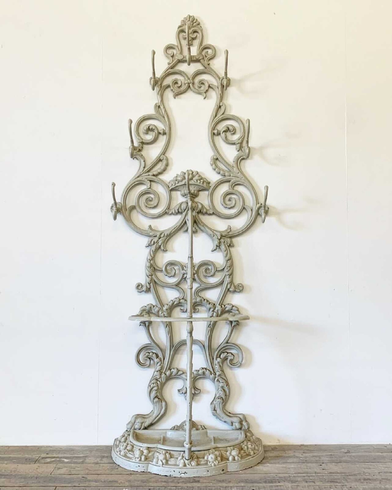 19th Century French Cast Iron Hall Stand Vinterior
