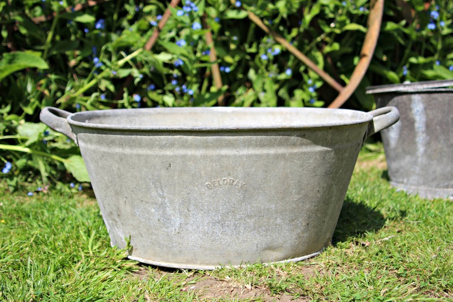 Charming Vintage Galvanised Beldray Tin Bath/Tub/Planter