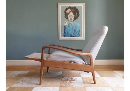 A Stylish Mid Century Reclining Lounge Chair By British Furniture Manufacturers "Greaves And Thomas"