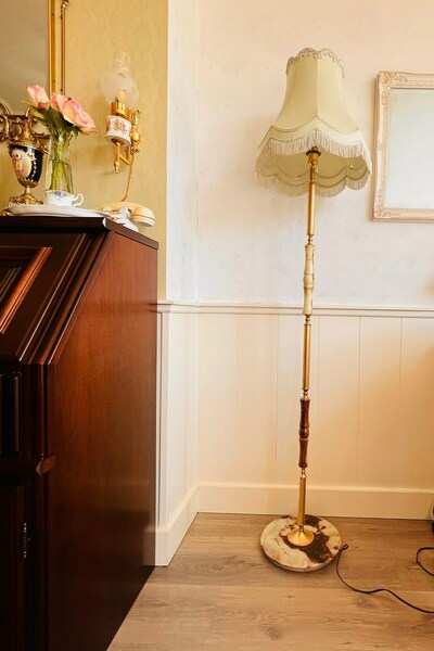 Lamp stand for sale 2025